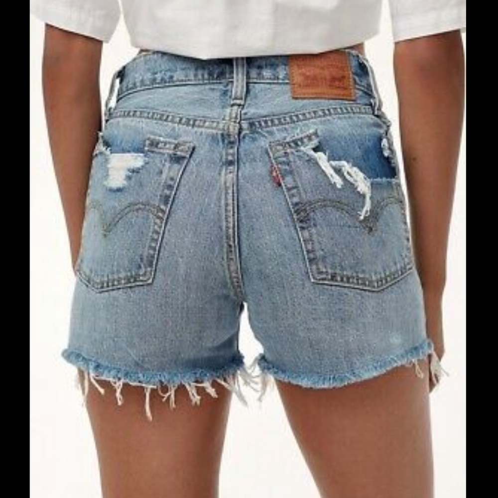 Levi Wedgie Short